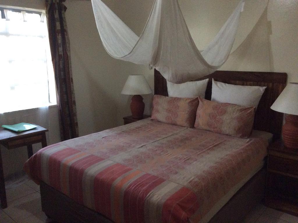 Tabonina Guesthouse Livingstone Ngoại thất bức ảnh