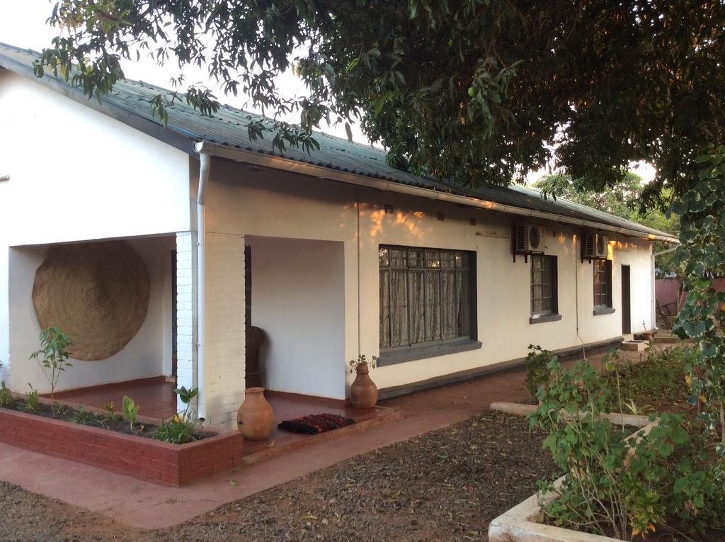 Tabonina Guesthouse Livingstone Ngoại thất bức ảnh