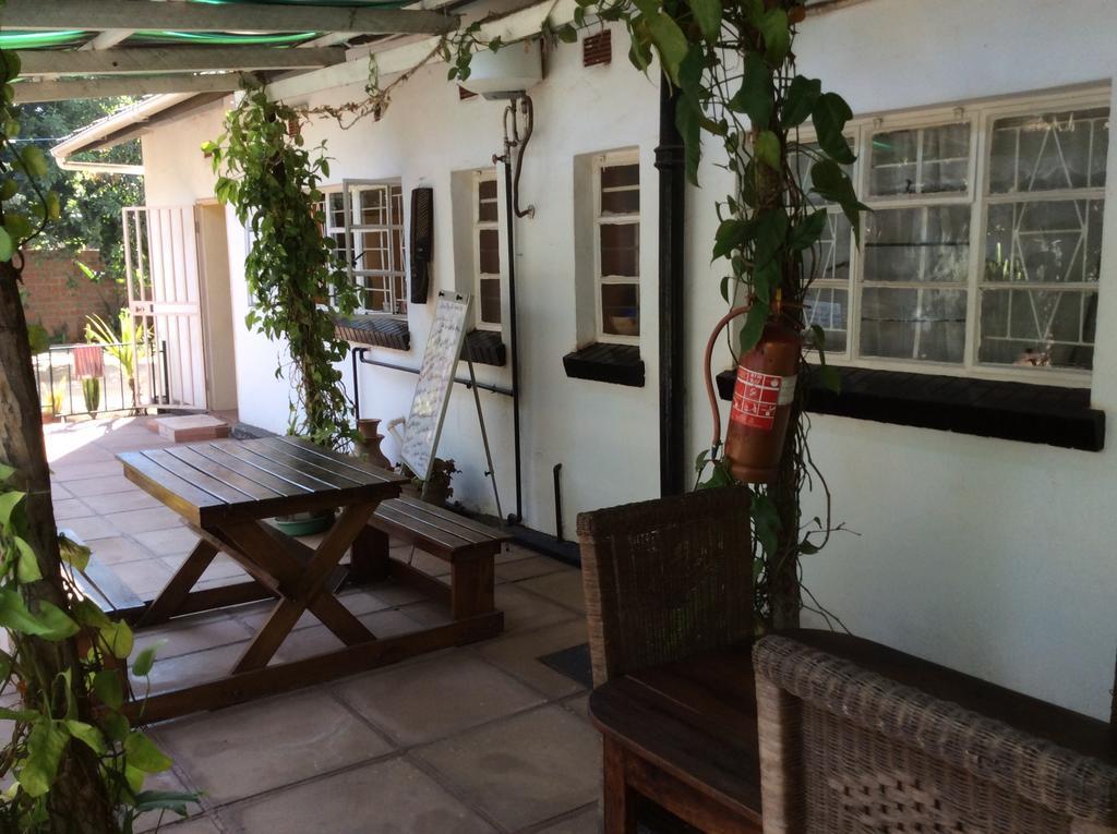 Tabonina Guesthouse Livingstone Ngoại thất bức ảnh