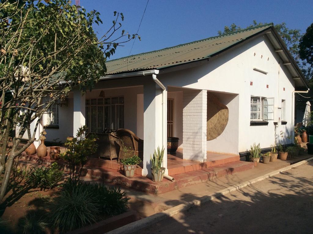 Tabonina Guesthouse Livingstone Ngoại thất bức ảnh