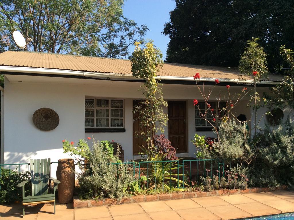 Tabonina Guesthouse Livingstone Ngoại thất bức ảnh