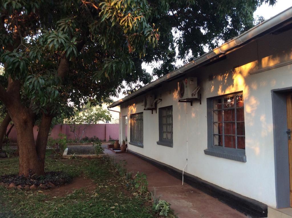 Tabonina Guesthouse Livingstone Ngoại thất bức ảnh