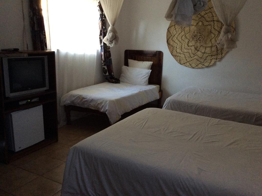 Tabonina Guesthouse Livingstone Ngoại thất bức ảnh