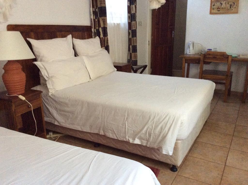 Tabonina Guesthouse Livingstone Ngoại thất bức ảnh