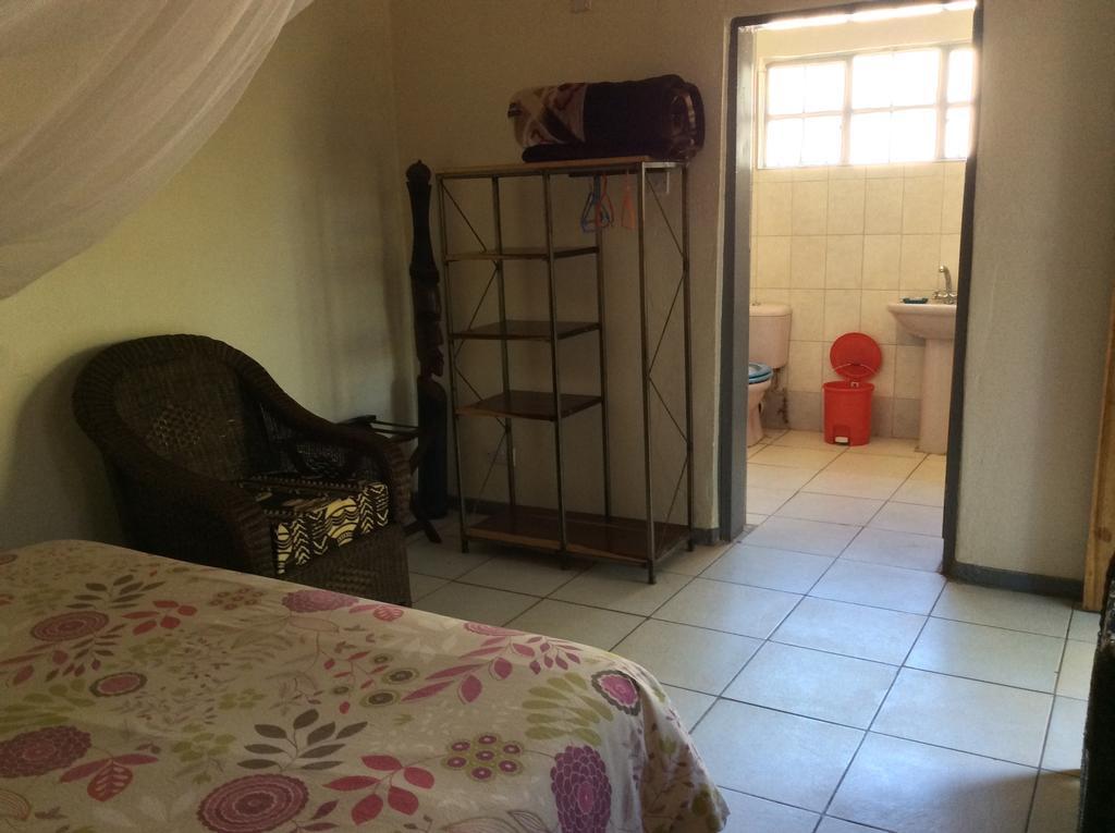 Tabonina Guesthouse Livingstone Ngoại thất bức ảnh