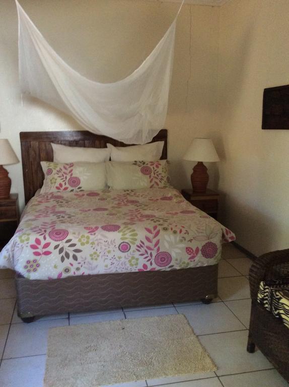 Tabonina Guesthouse Livingstone Ngoại thất bức ảnh