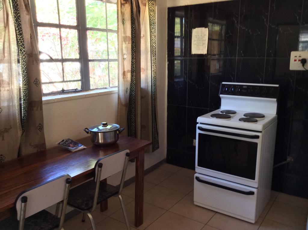 Tabonina Guesthouse Livingstone Ngoại thất bức ảnh