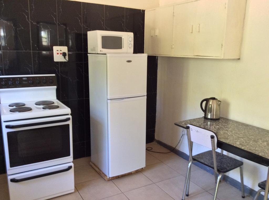 Tabonina Guesthouse Livingstone Ngoại thất bức ảnh