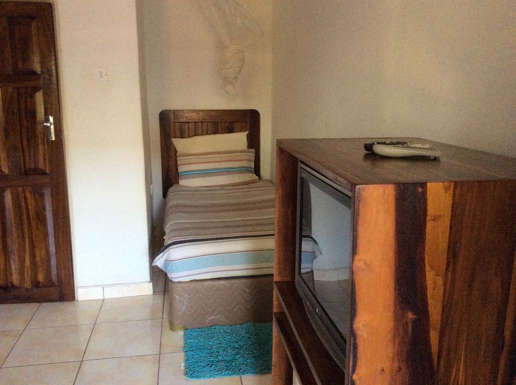 Tabonina Guesthouse Livingstone Ngoại thất bức ảnh