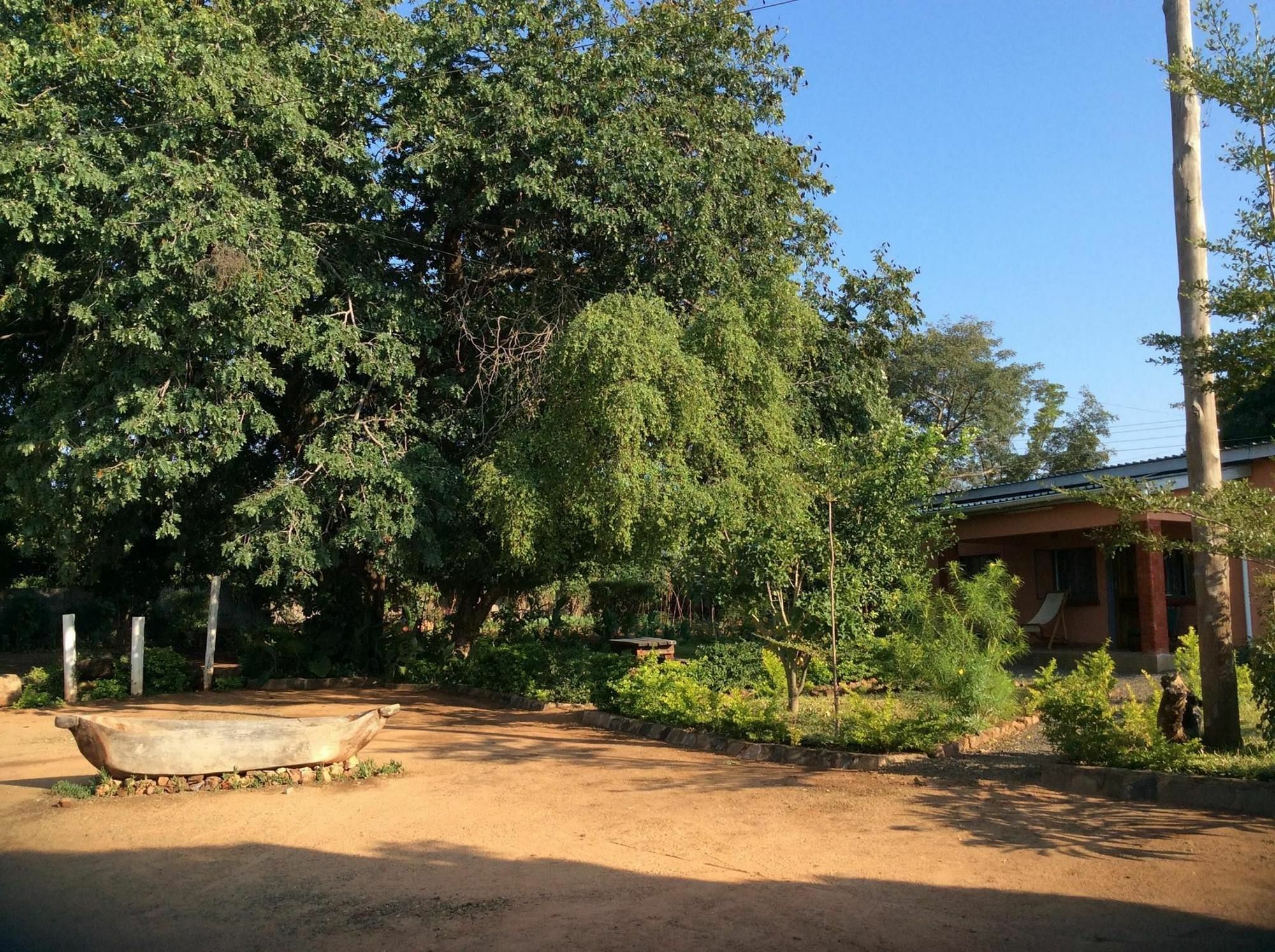 Tabonina Guesthouse Livingstone Ngoại thất bức ảnh